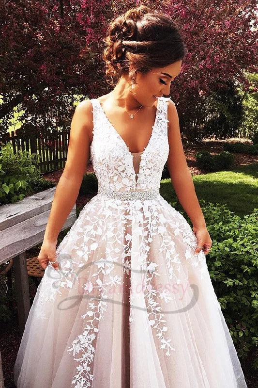 prom dresses with lace appliquésElegant Ivory Long Prom Dress with Lace Appliques