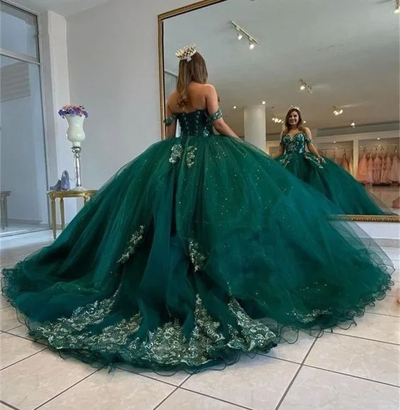 Formal Dress for Urban ThemesEmerald Green Quinceanera Dresses for Sweet 15 Year Ball Gown Sexy Off the Shoulder Puffy Lace Appliques Princess Dress Y6596