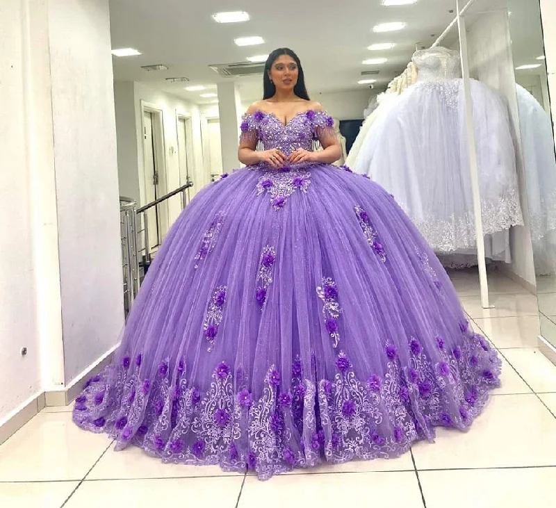 Plus Size Formal Dresses OnlineLight Purple Off The Shoulder Quinceanera Dresses,Luxurious Ball Gown,Sweet 15 Dress Y4800