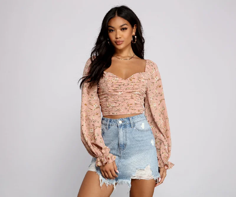 women's tops for those who want to create outfits that are both unique and memorableFalling For Florals Puff Sleeve Crop Top